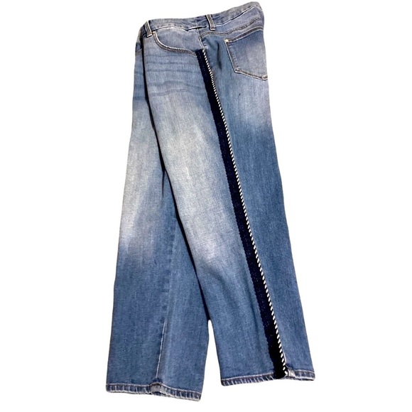 CHICO’S So Slimming Girlfriend Crop Jean  Women’s Sz. 12 Black Embroidered Seams - Picture 2 of 11